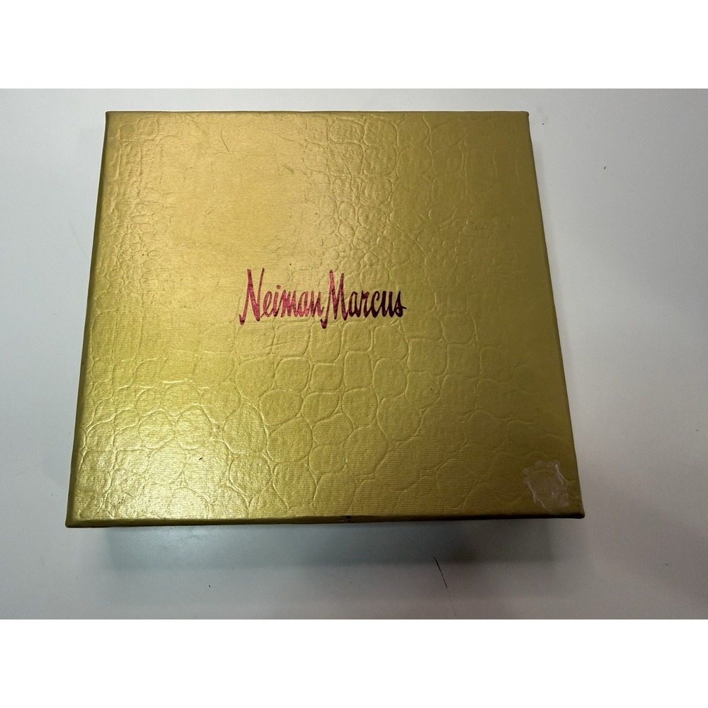 Neiman‎ Marcus 2007 Bank Note Centennial Silver Tone Calendar Collectible